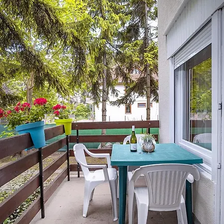 Appartamento Nyaralo *