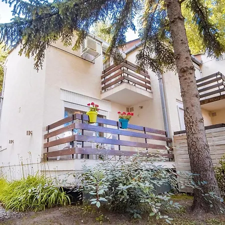 Apartment Nyaralo