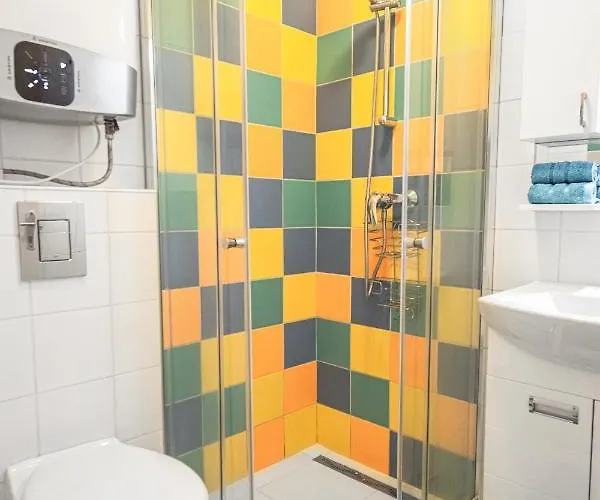 Nyaralo שיופוק